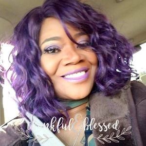 Meet your Posher, Claudine